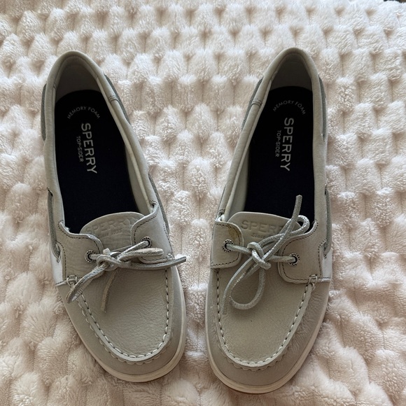 Sperry Shoes - NEW RARE! Sperry Light Gray Leather Loafers